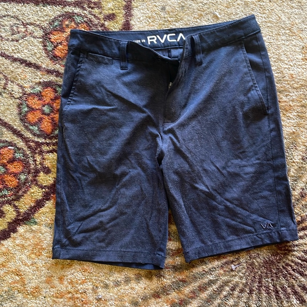 Size 28 waist RVCA shorts in great condition